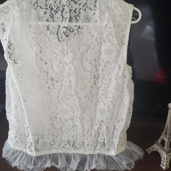 1 M Left 💕NEW POL lace pleated ruffle top - Picture 12 of 14